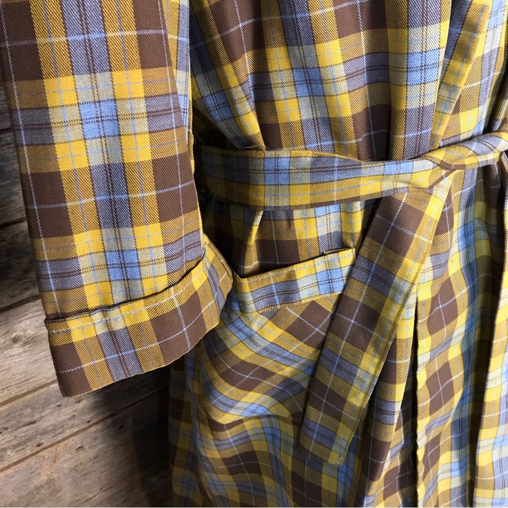 Handmade Tartan Robe - Picture 2 of 11